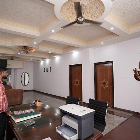 Hotel Lecston @Yashobhoomi Dwarka Sector - 25 Metro Station Delhi  Exterior photo
